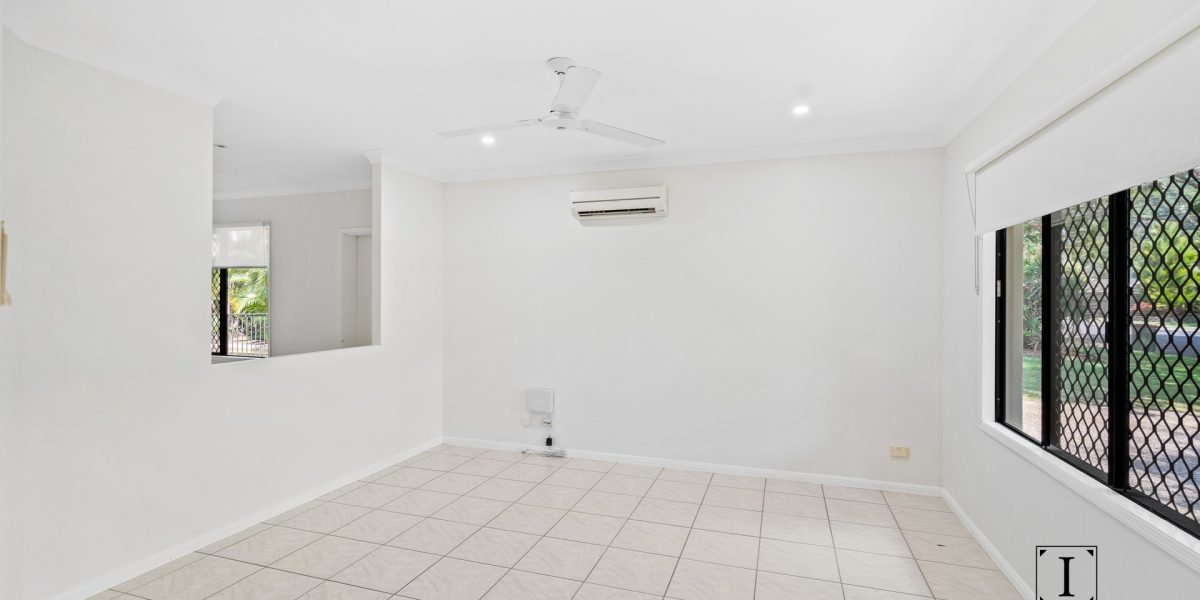 33 Huntley Crescent, Redlynch, QLD 4870 AUS