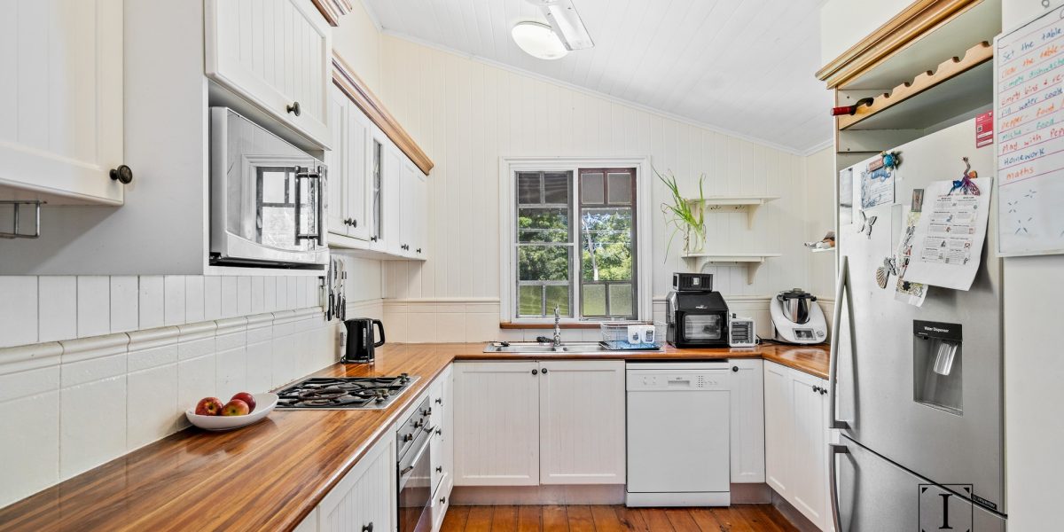 115 Kamerunga Road, Freshwater, QLD 4870 AUS