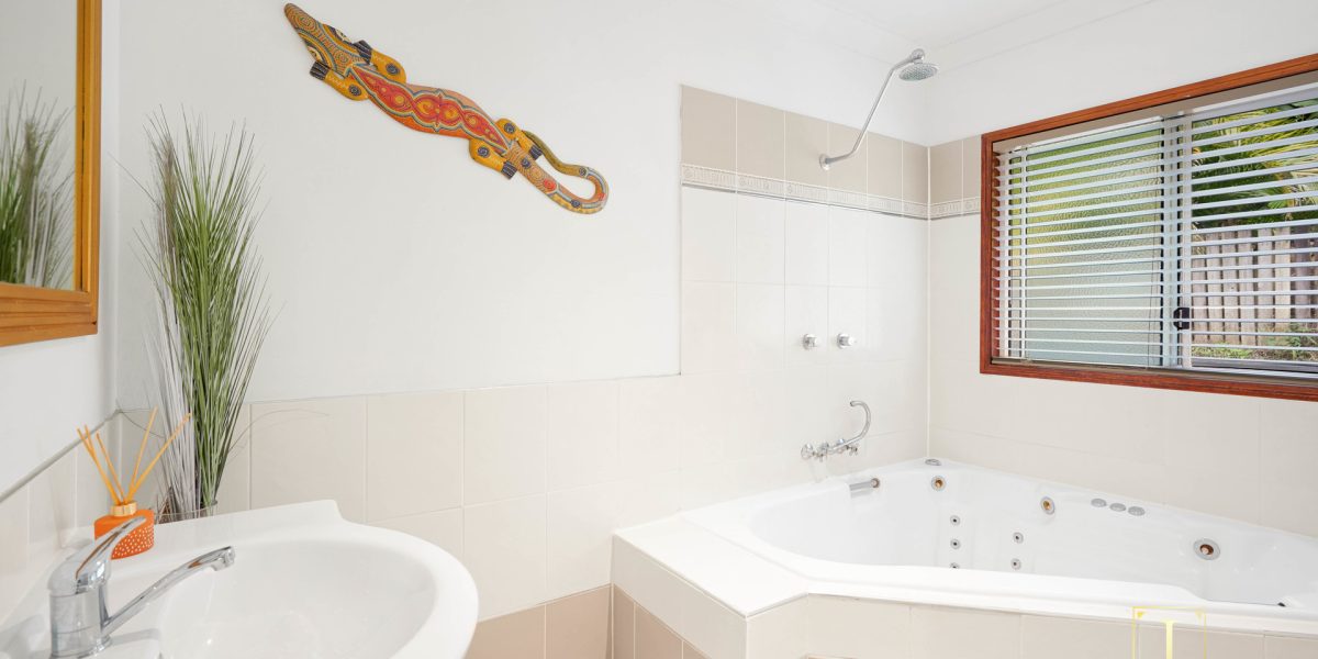 5 Orminston Close, Redlynch, QLD 4870 AUS