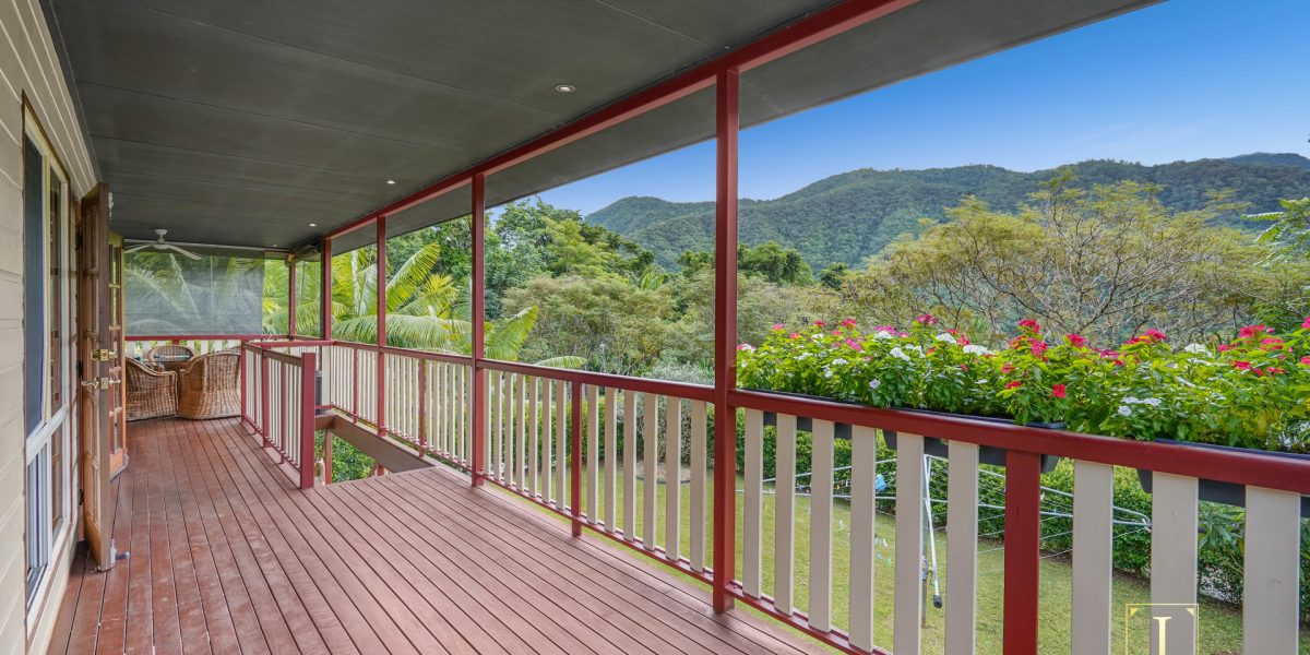 5 Orminston Close, Redlynch, QLD 4870 AUS