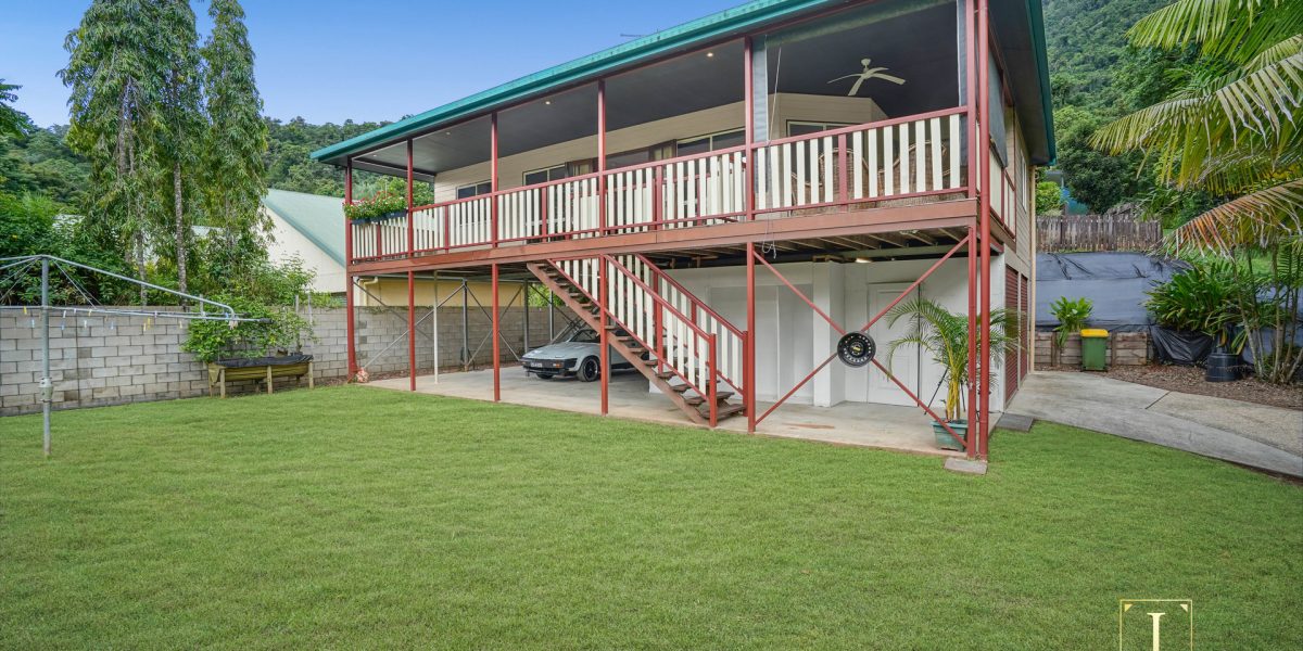 5 Orminston Close, Redlynch, QLD 4870 AUS
