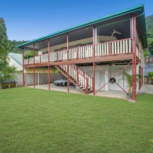 5 Orminston Close, Redlynch, QLD 4870 AUS