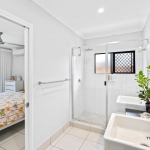 13 Bowline Place, Trinity Beach, QLD 4879 AUS