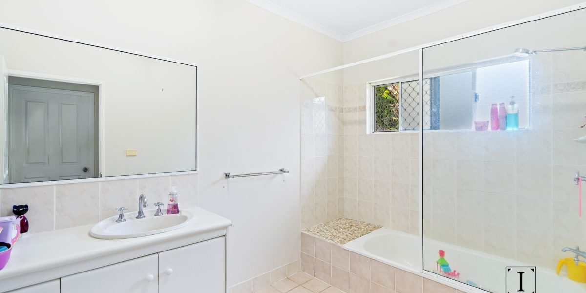 4 Speedy Close, Bentley Park, QLD 4869 AUS