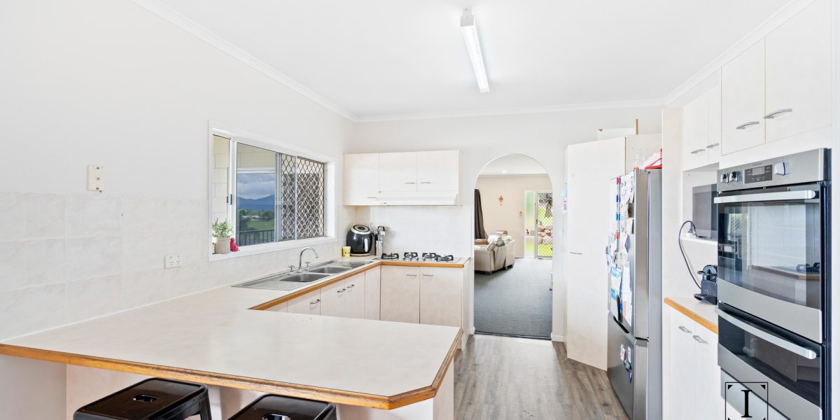 4 Speedy Close, Bentley Park, QLD 4869 AUS