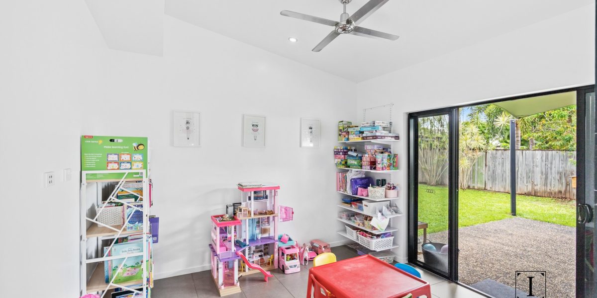 104 Roberts Drive, Trinity Beach, QLD 4879 AUS
