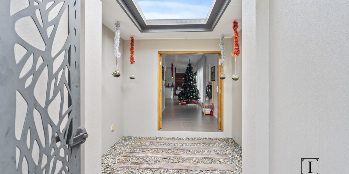 104 Roberts Drive, Trinity Beach, QLD 4879 AUS