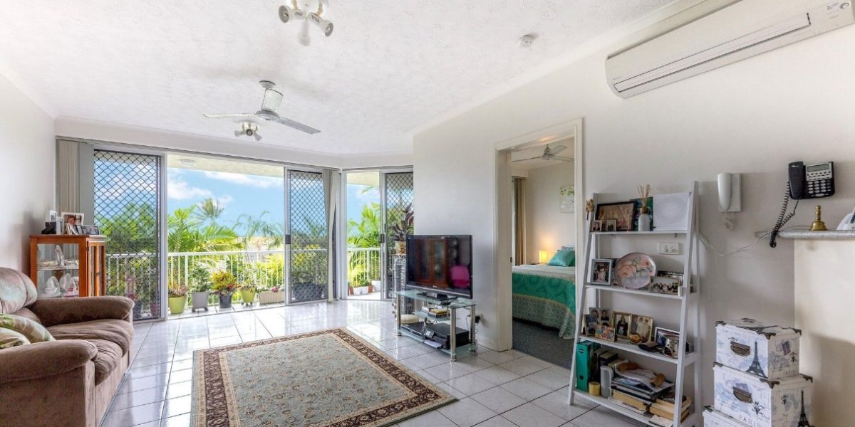 2/40 Moore Street, Trinity Beach, QLD 4879 AUS