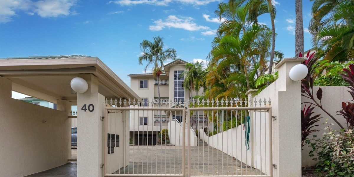2/40 Moore Street, Trinity Beach, QLD 4879 AUS