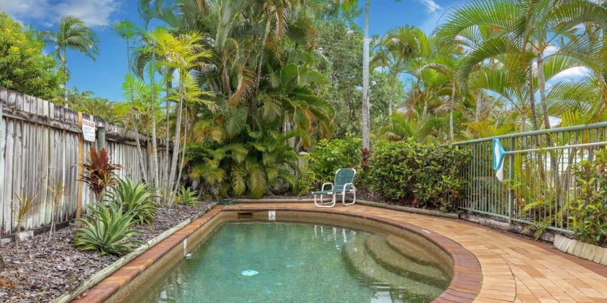 2/40 Moore Street, Trinity Beach, QLD 4879 AUS