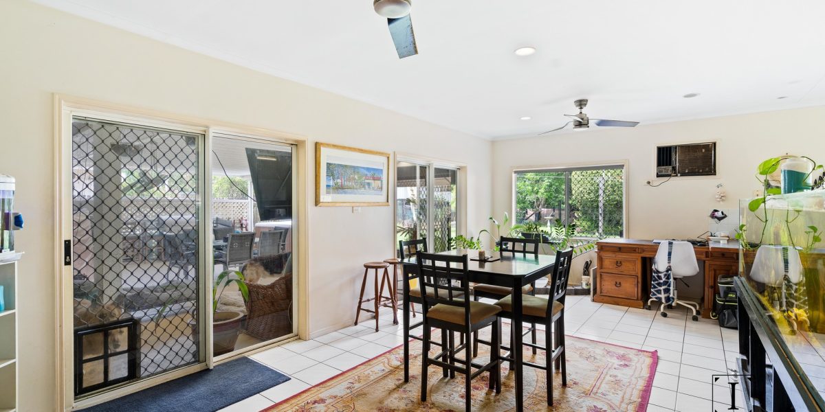 98 Baronia Crescent, Holloways Beach, QLD 4878 AUS