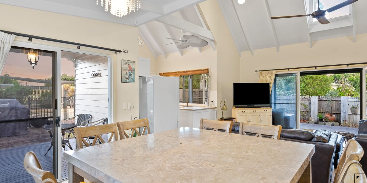 2 Saunders Court, Clifton Beach, QLD 4879 AUS