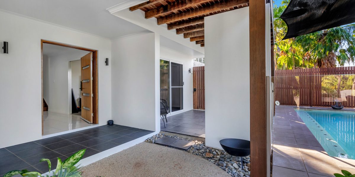 8 Seascape Close, Palm Cove, QLD 4879 AUS