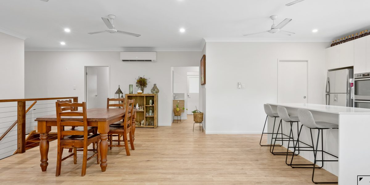 40-42 Gavin Hamilton Close, Redlynch, QLD 4870 AUS