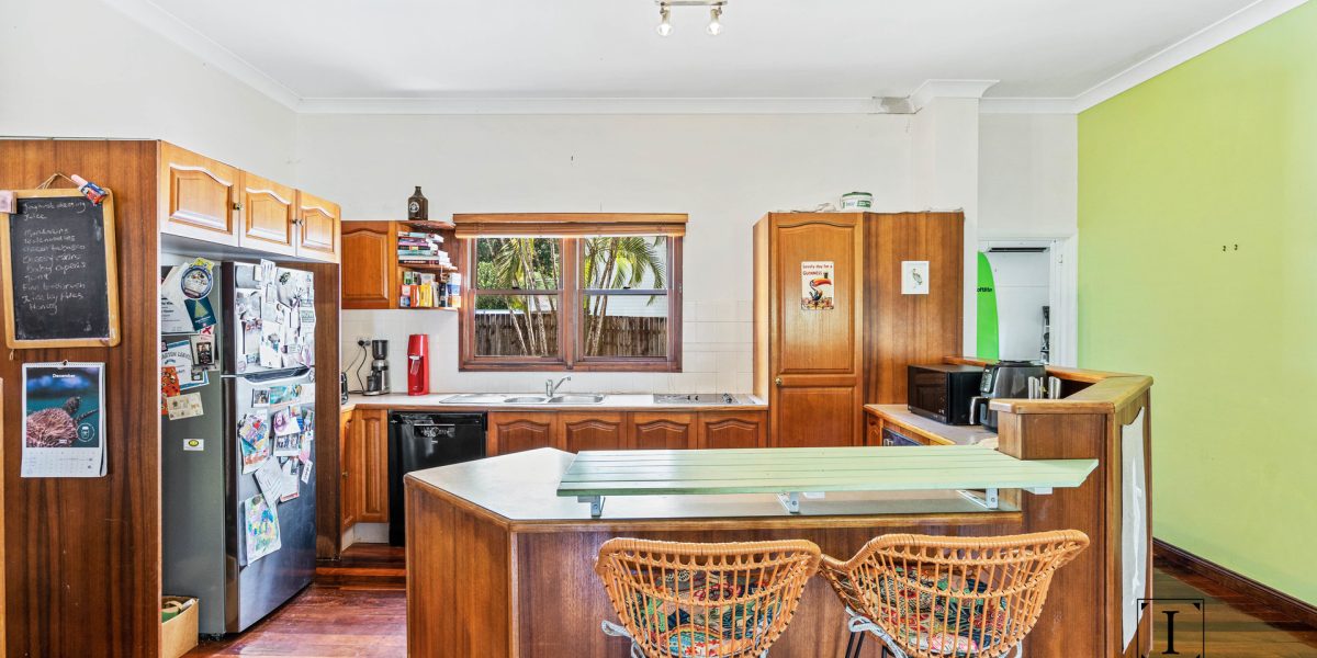 13 Passchendaele Street, Stratford, QLD 4870 AUS