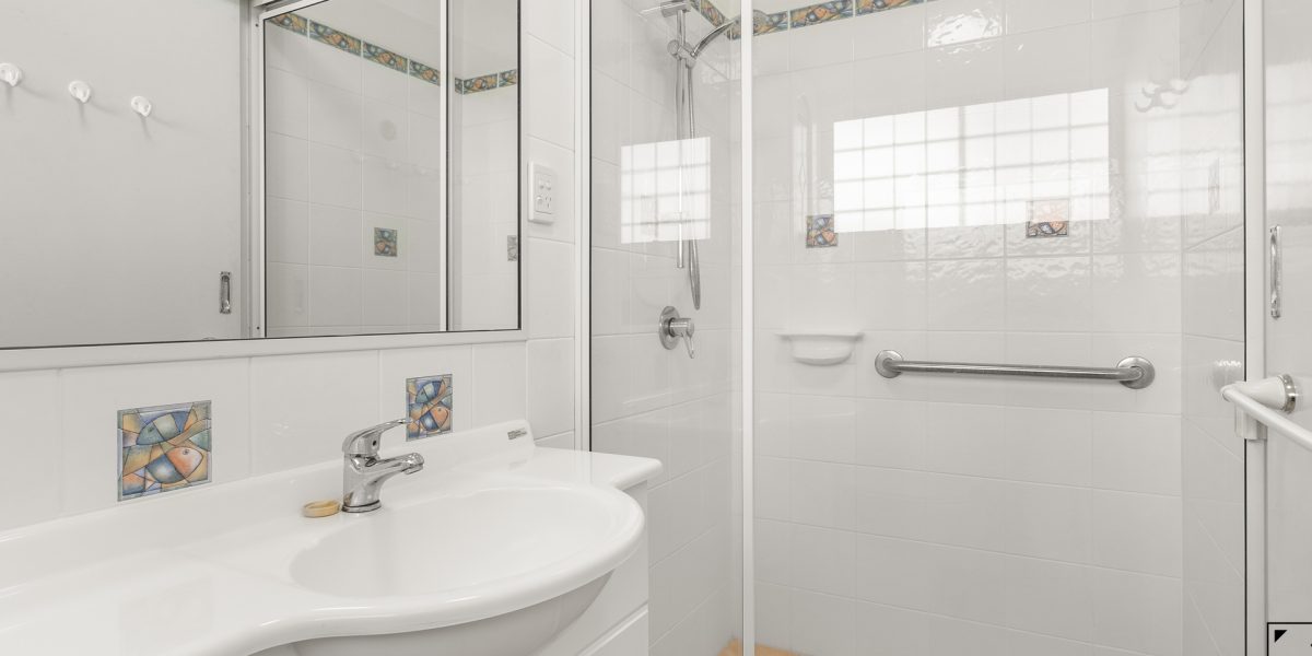117-119 Greenslopes Street, Edge Hill, QLD 4870 AUS