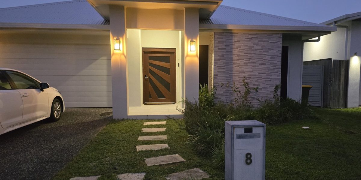 8 Headsail Drive, Trinity Beach, QLD 4879 AUS