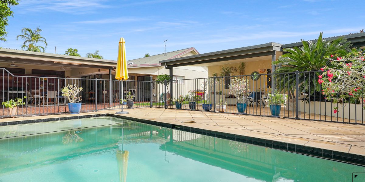 10 Castaways Close, Kewarra Beach, QLD 4879 AUS