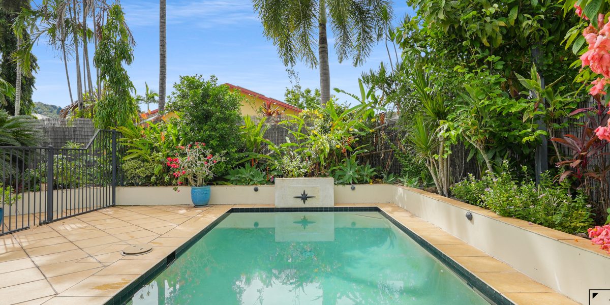 10 Castaways Close, Kewarra Beach, QLD 4879 AUS