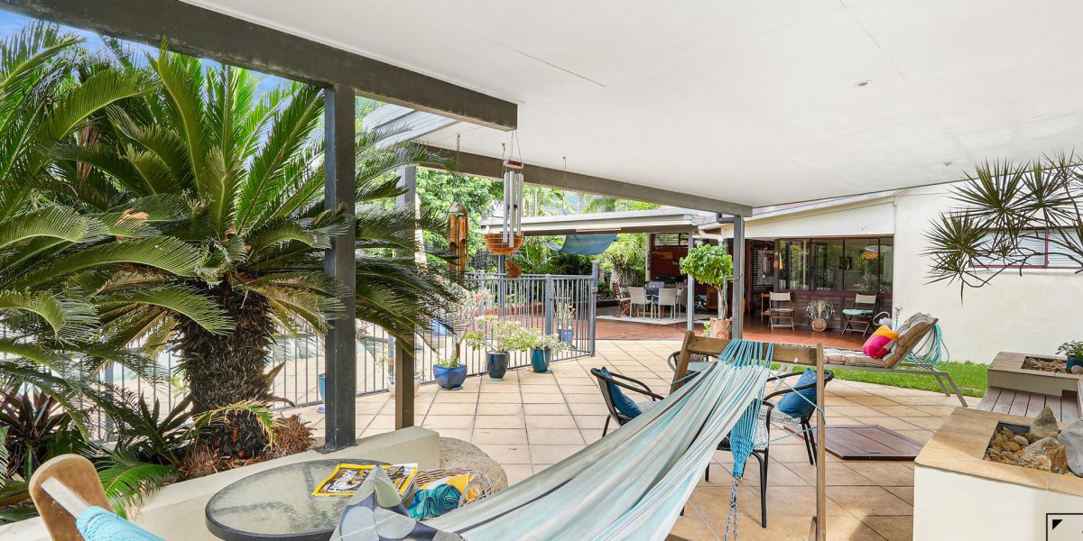 10 Castaways Close, Kewarra Beach, QLD 4879 AUS
