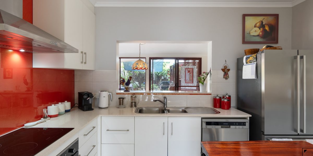 10 Castaways Close, Kewarra Beach, QLD 4879 AUS