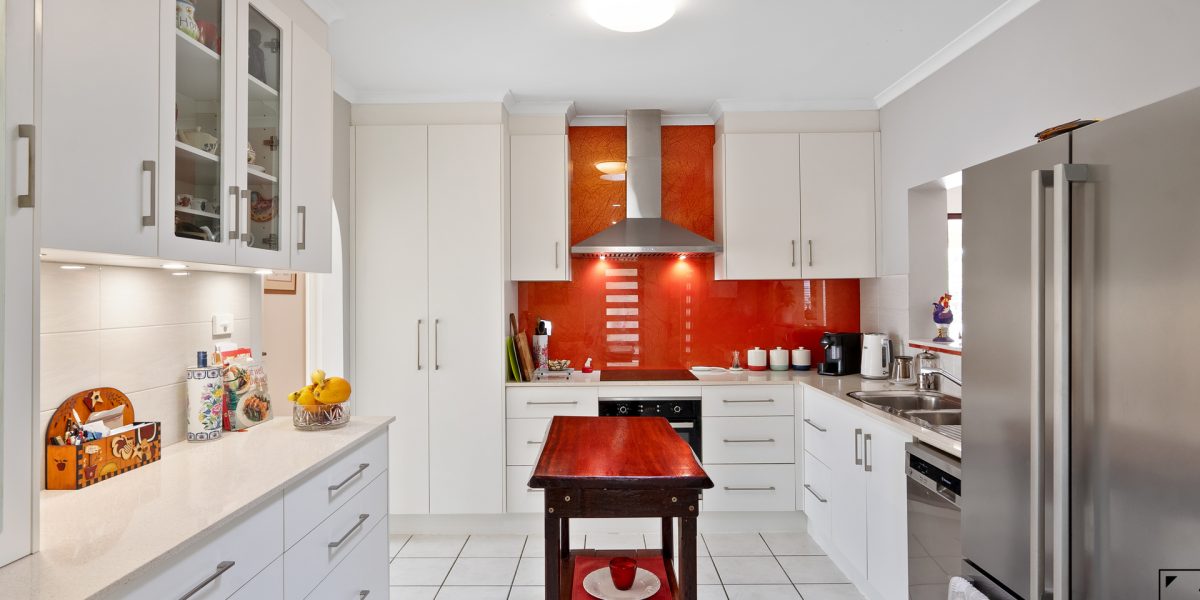 10 Castaways Close, Kewarra Beach, QLD 4879 AUS