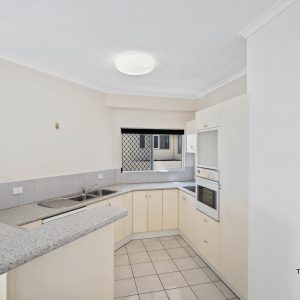 2/40 Moore Street, Trinity Beach, QLD 4879 AUS