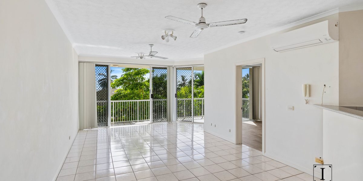 2/40 Moore Street, Trinity Beach, QLD 4879 AUS