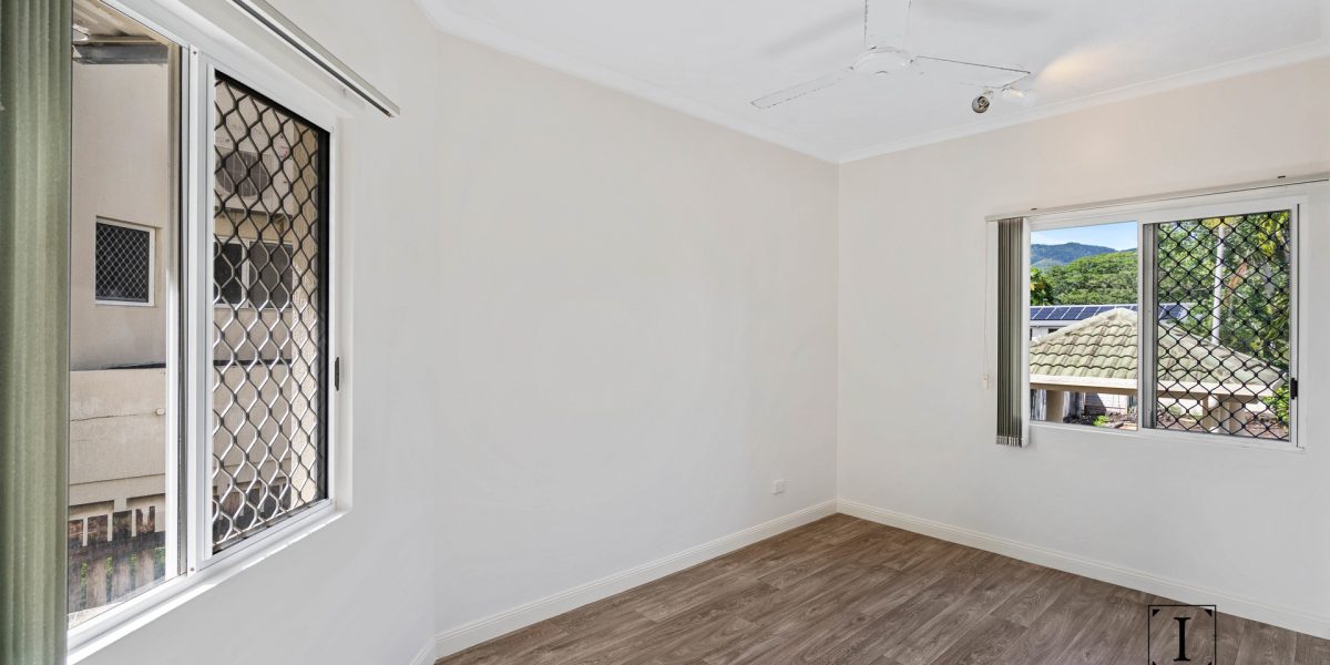 2/40 Moore Street, Trinity Beach, QLD 4879 AUS