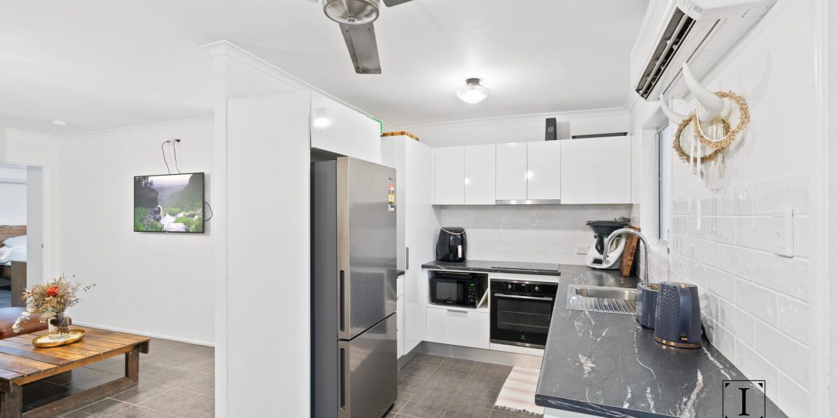 1 Fabris Street, Mooroobool, QLD 4870 AUS