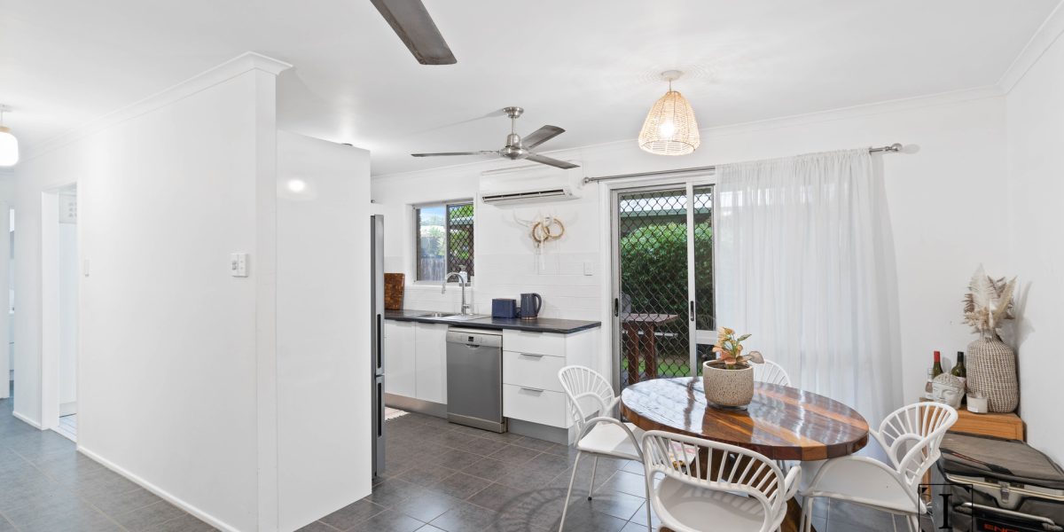 1 Fabris Street, Mooroobool, QLD 4870 AUS