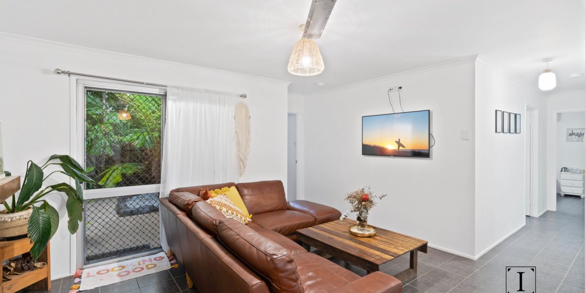 1 Fabris Street, Mooroobool, QLD 4870 AUS