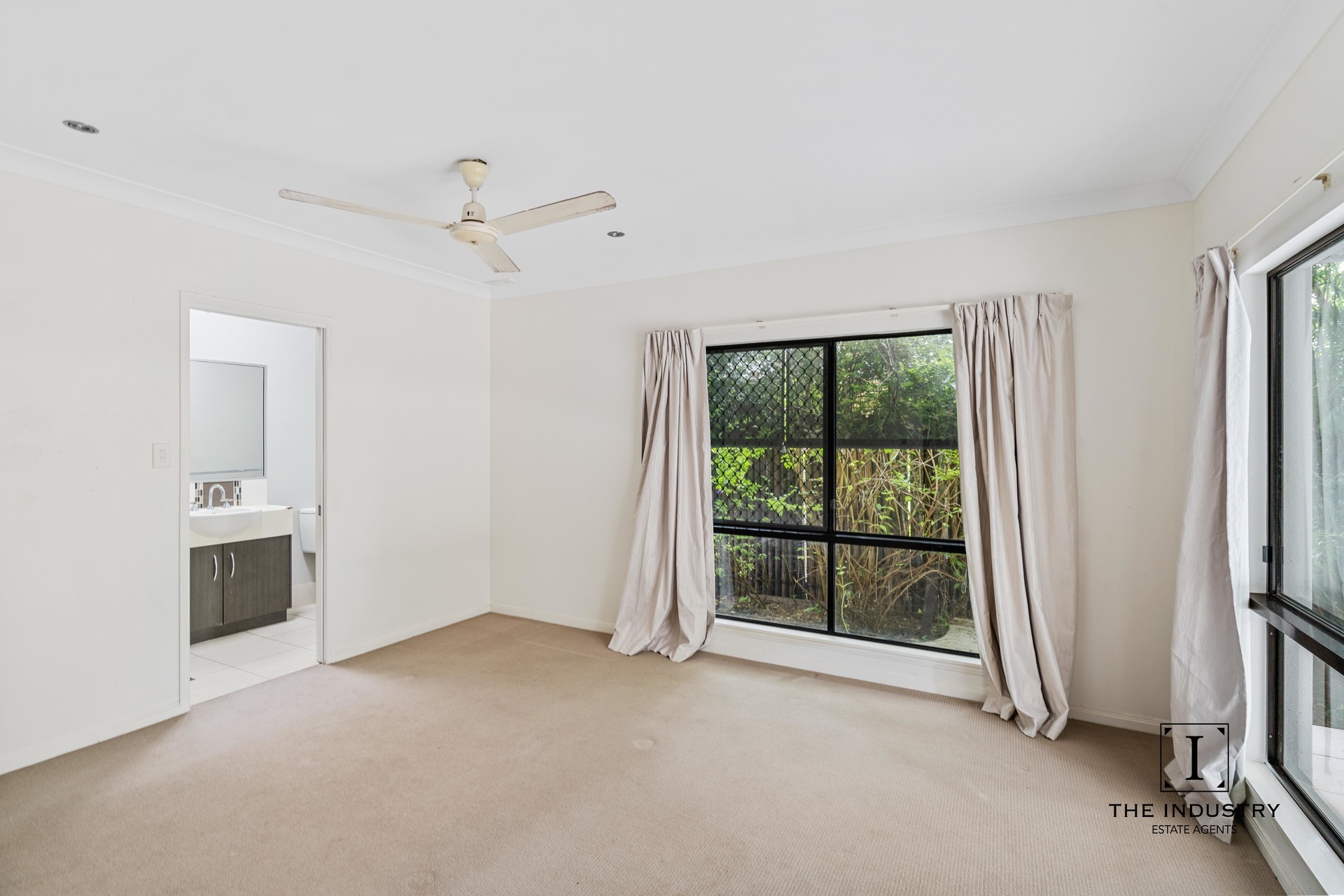14 Bundey Street, Bentley Park, QLD 4869 AUS