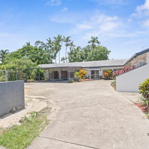 2/14 Palm Street, Holloways Beach, QLD 4878 AUS