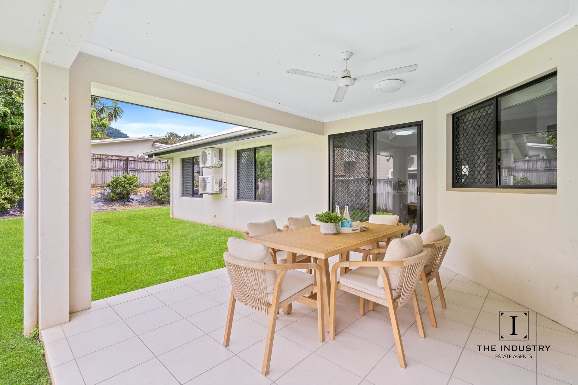 8 Heysen Close, Redlynch, QLD 4870 AUS