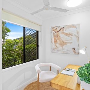 8 Heysen Close, Redlynch, QLD 4870 AUS
