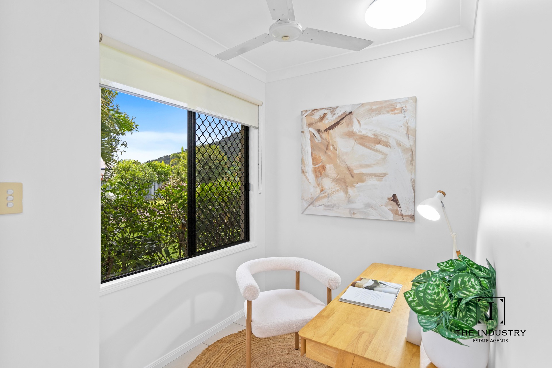 8 Heysen Close, Redlynch, QLD 4870 AUS