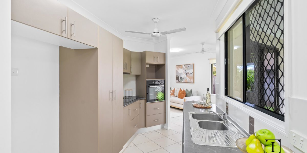 8 Heysen Close, Redlynch, QLD 4870 AUS