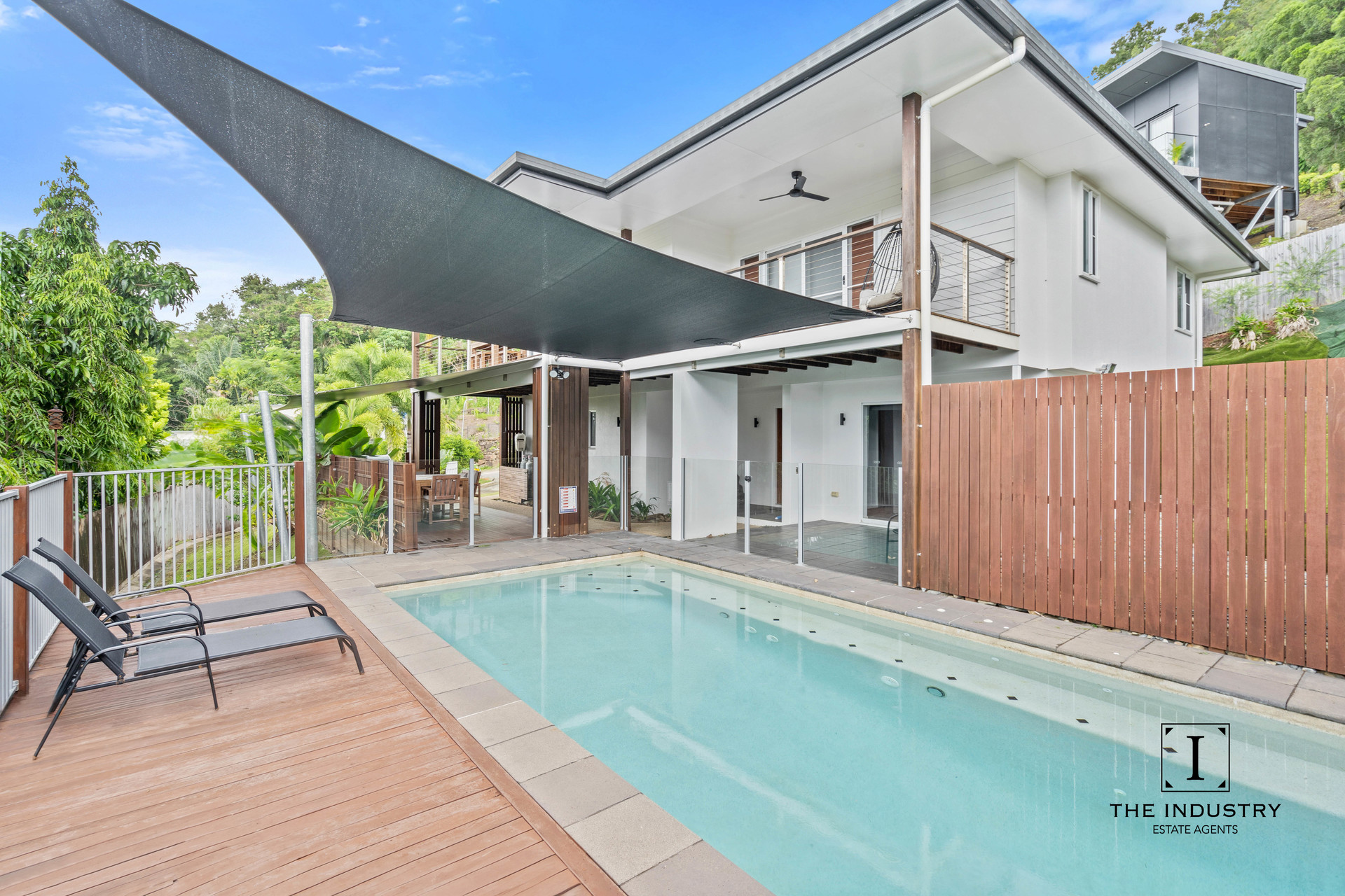 8 Seascape Close, Palm Cove, QLD 4879 AUS