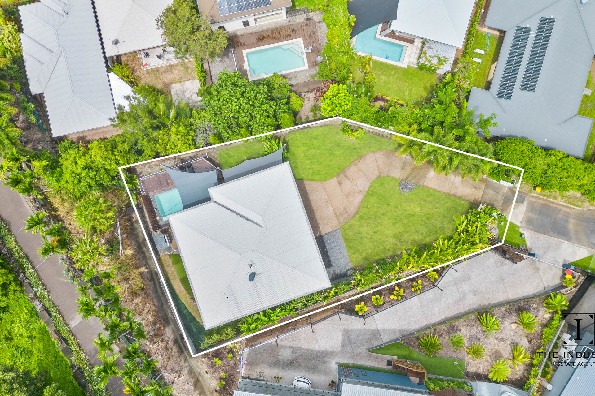 8 Seascape Close, Palm Cove, QLD 4879 AUS