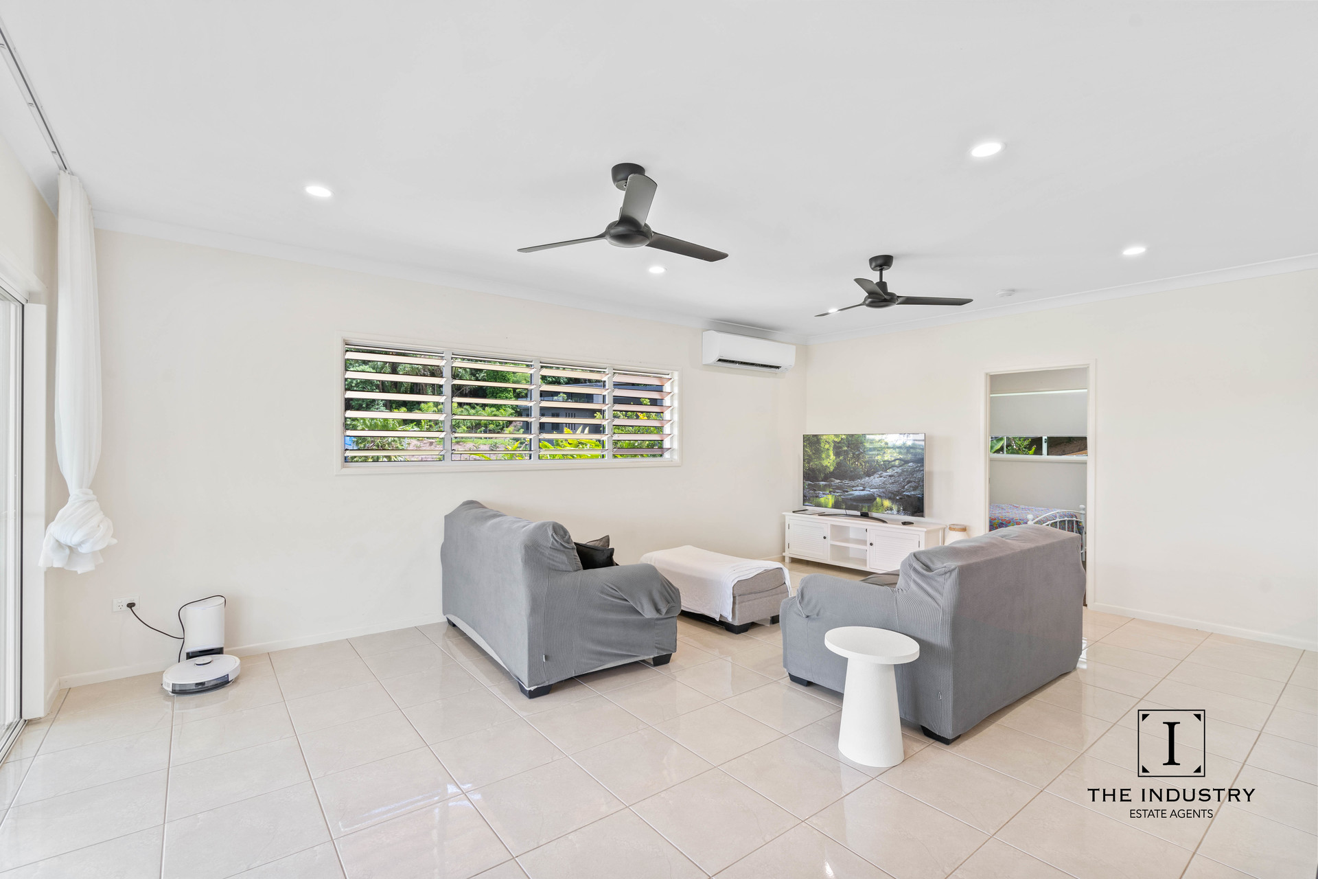 8 Seascape Close, Palm Cove, QLD 4879 AUS