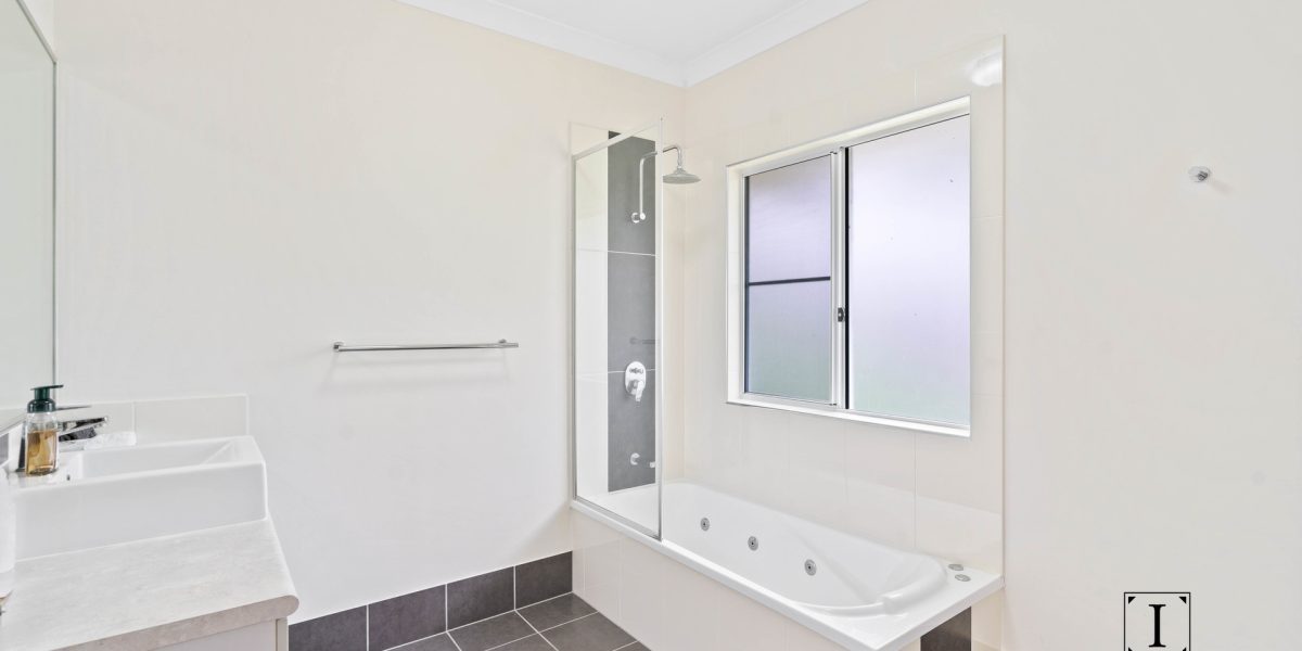 8 Seascape Close, Palm Cove, QLD 4879 AUS