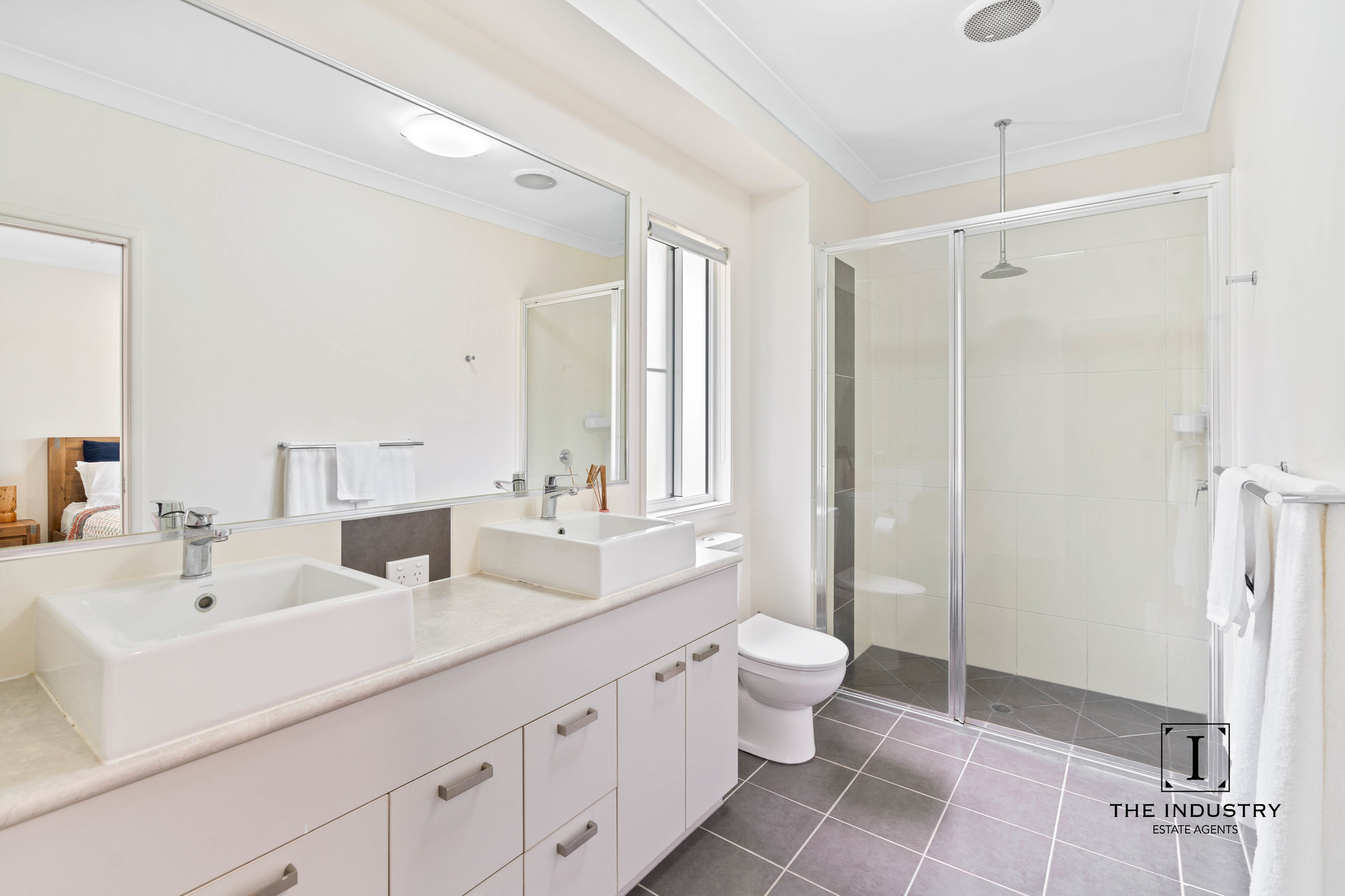 8 Seascape Close, Palm Cove, QLD 4879 AUS