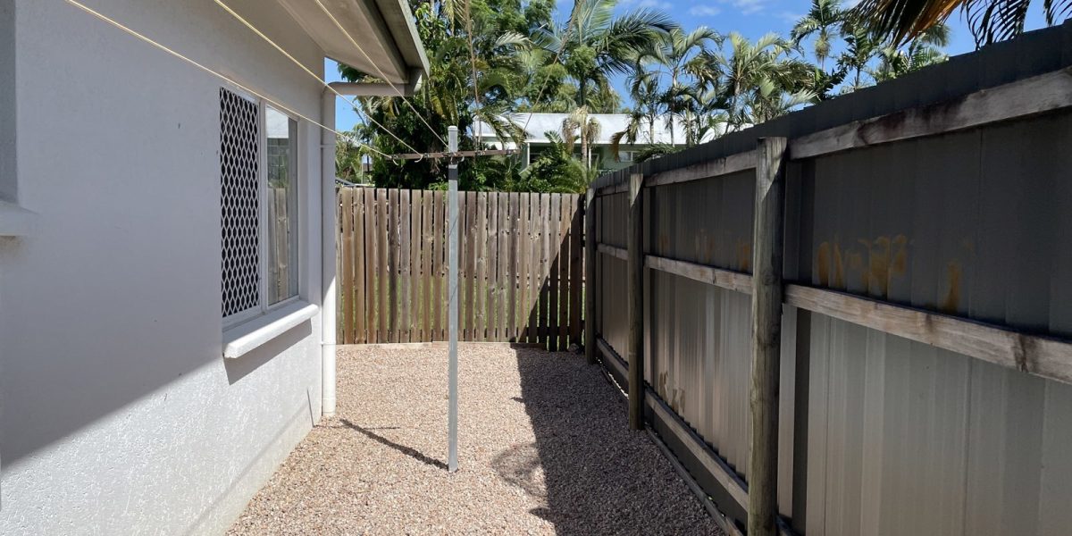 1/14 Ingham Court, Mooroobool, QLD 4870 AUS