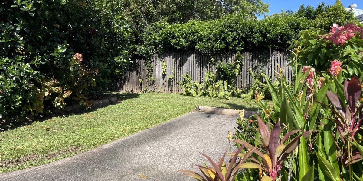 1/14 Ingham Court, Mooroobool, QLD 4870 AUS