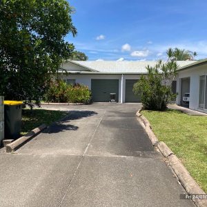 1/14 Ingham Court, Mooroobool, QLD 4870 AUS