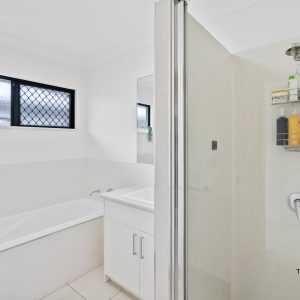 8 Yumbabulla Green, Smithfield, QLD 4878 AUS