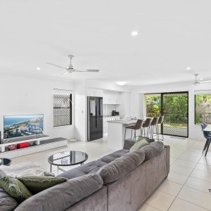 8 Yumbabulla Green, Smithfield, QLD 4878 AUS