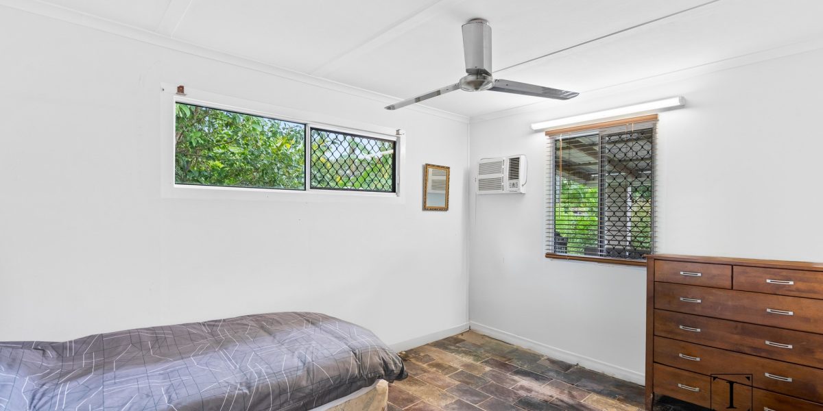 12 Ash Street, Holloways Beach, QLD 4878 AUS