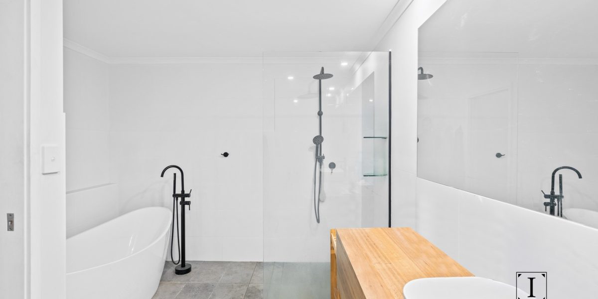 12 Ash Street, Holloways Beach, QLD 4878 AUS